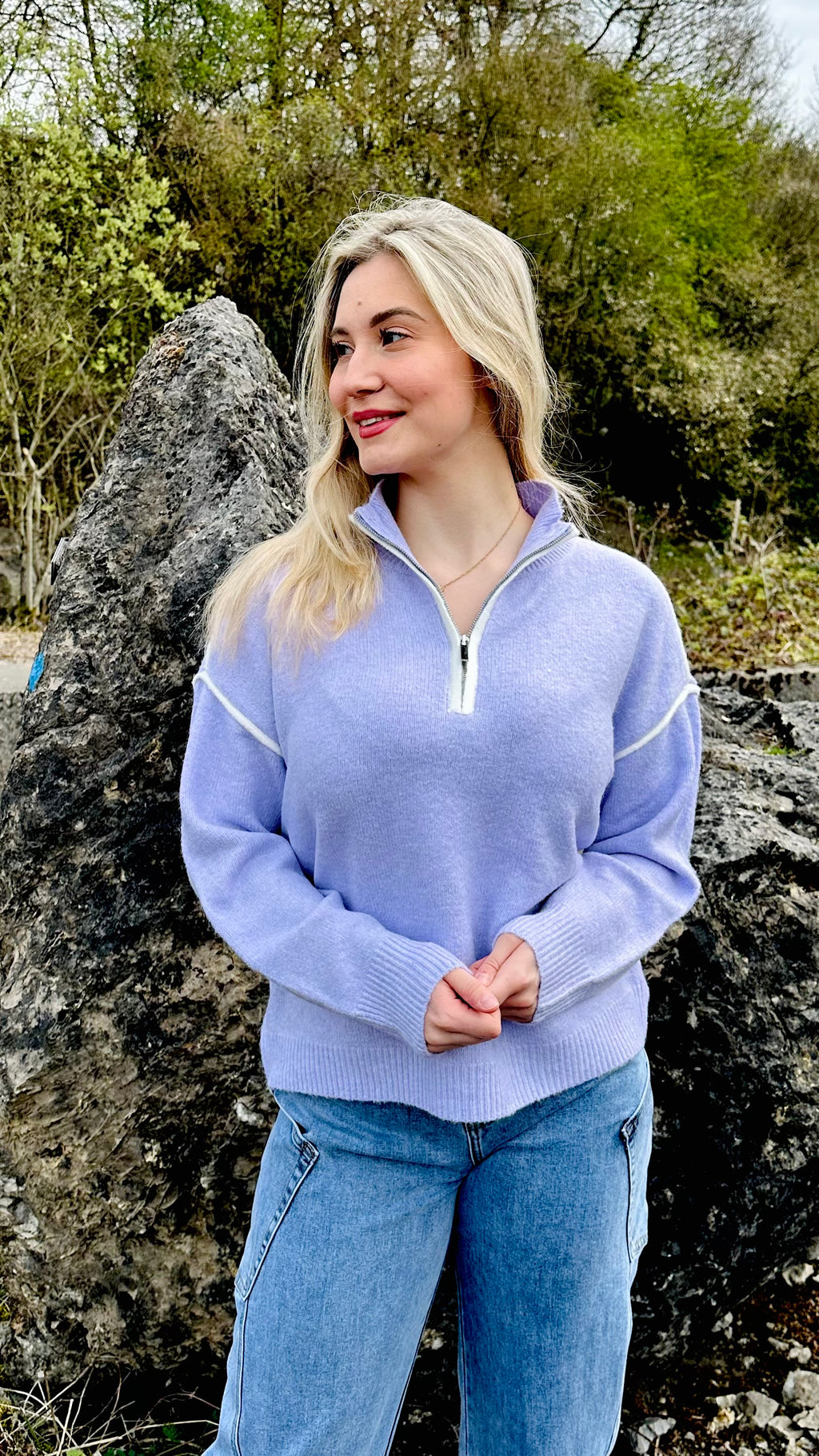 Pull femme lilas col zippé coupe confortable – Boutique RENA Belgique