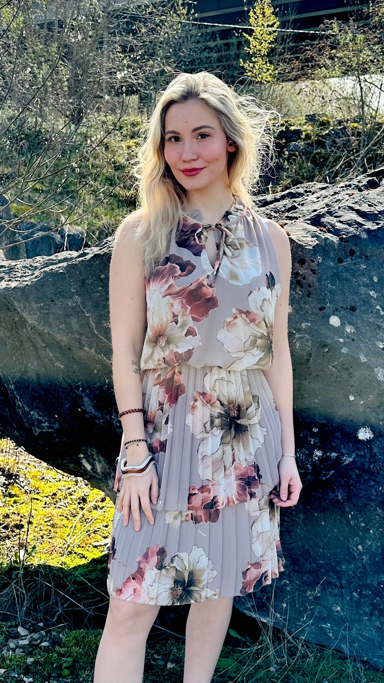 Robe femme fleurie fluide – taille unique – Boutique RENA Belgique