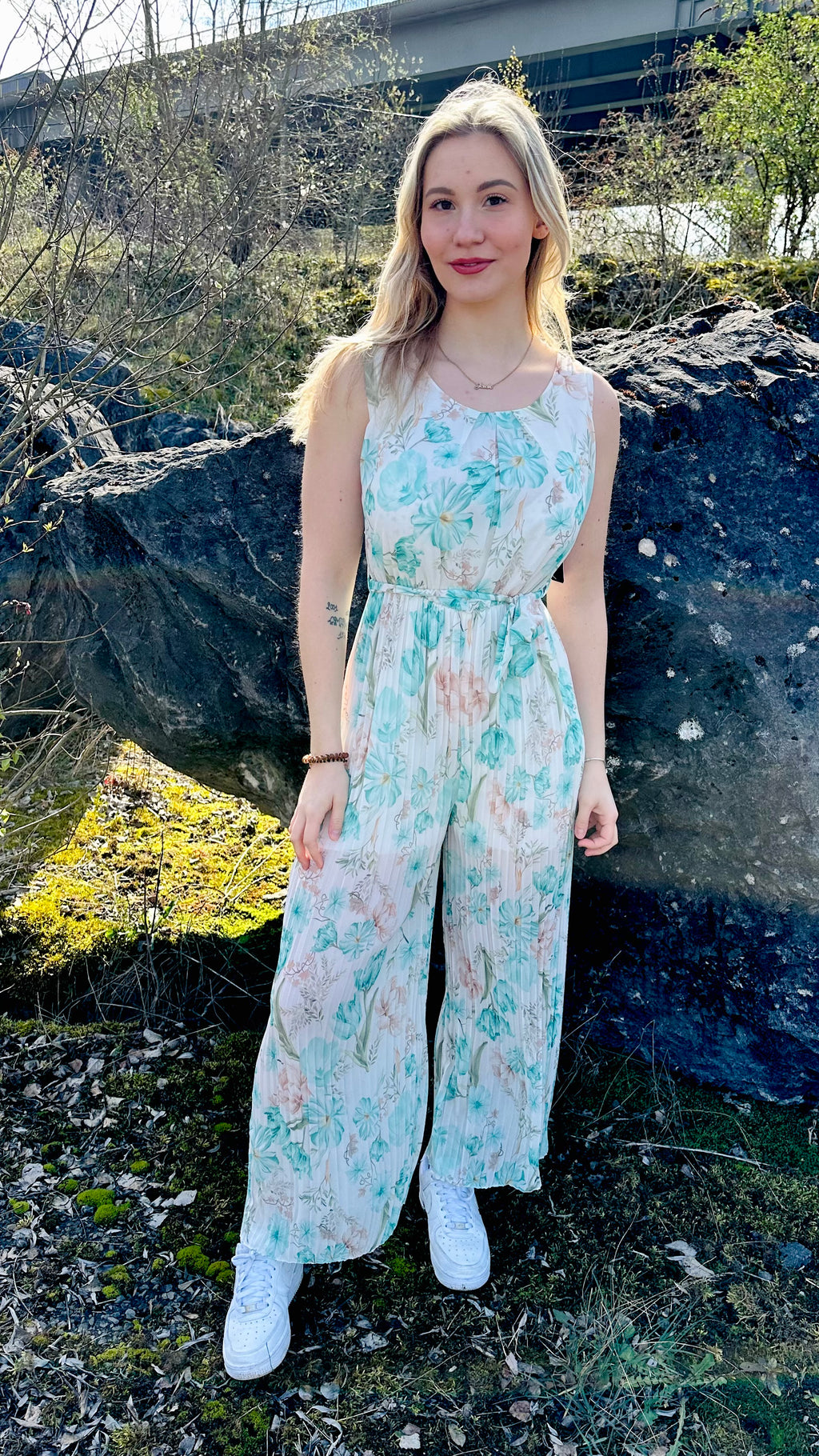 Combinaison femme fluide fleurie – taille unique – Boutique RENA Belgique