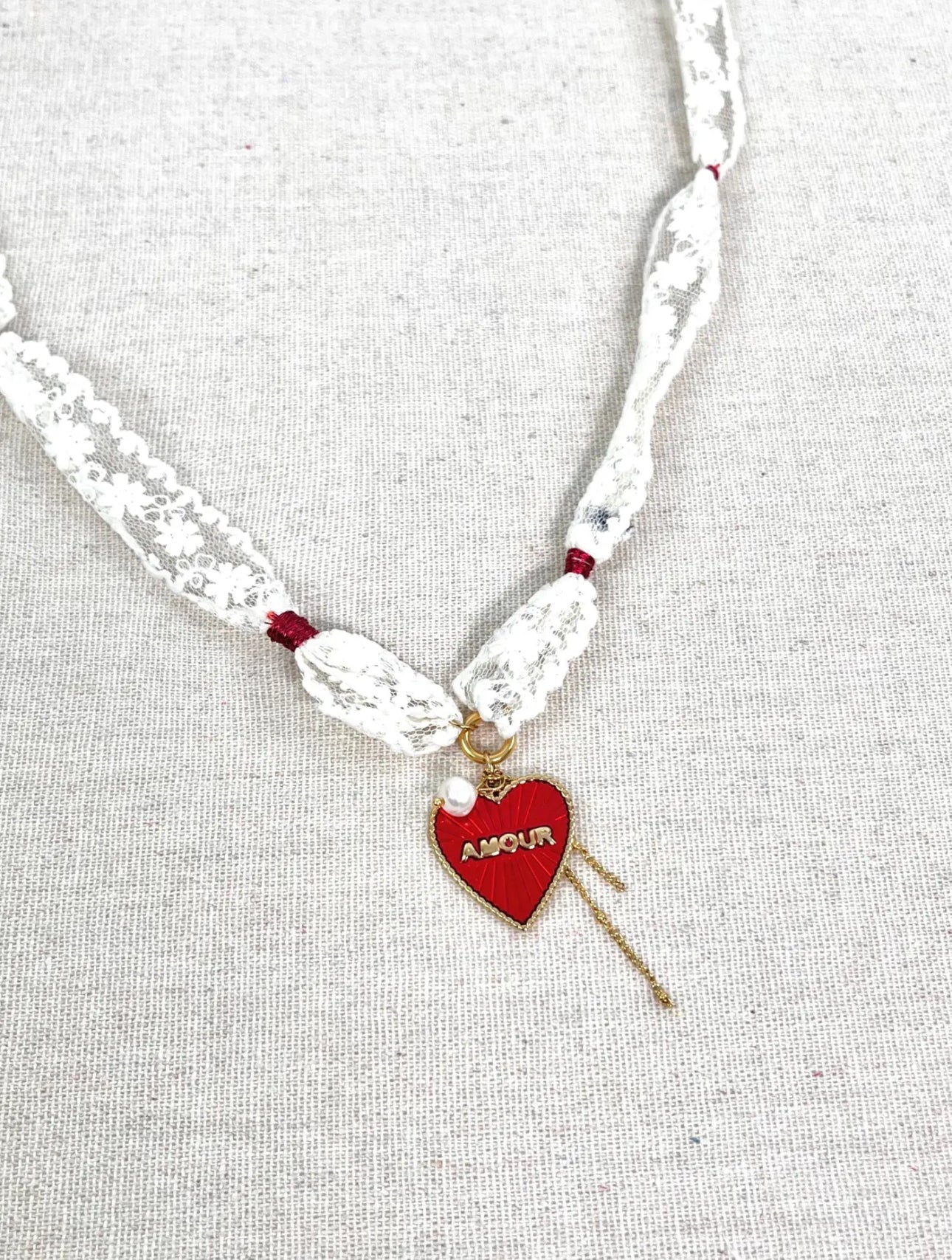 Collier Sarah