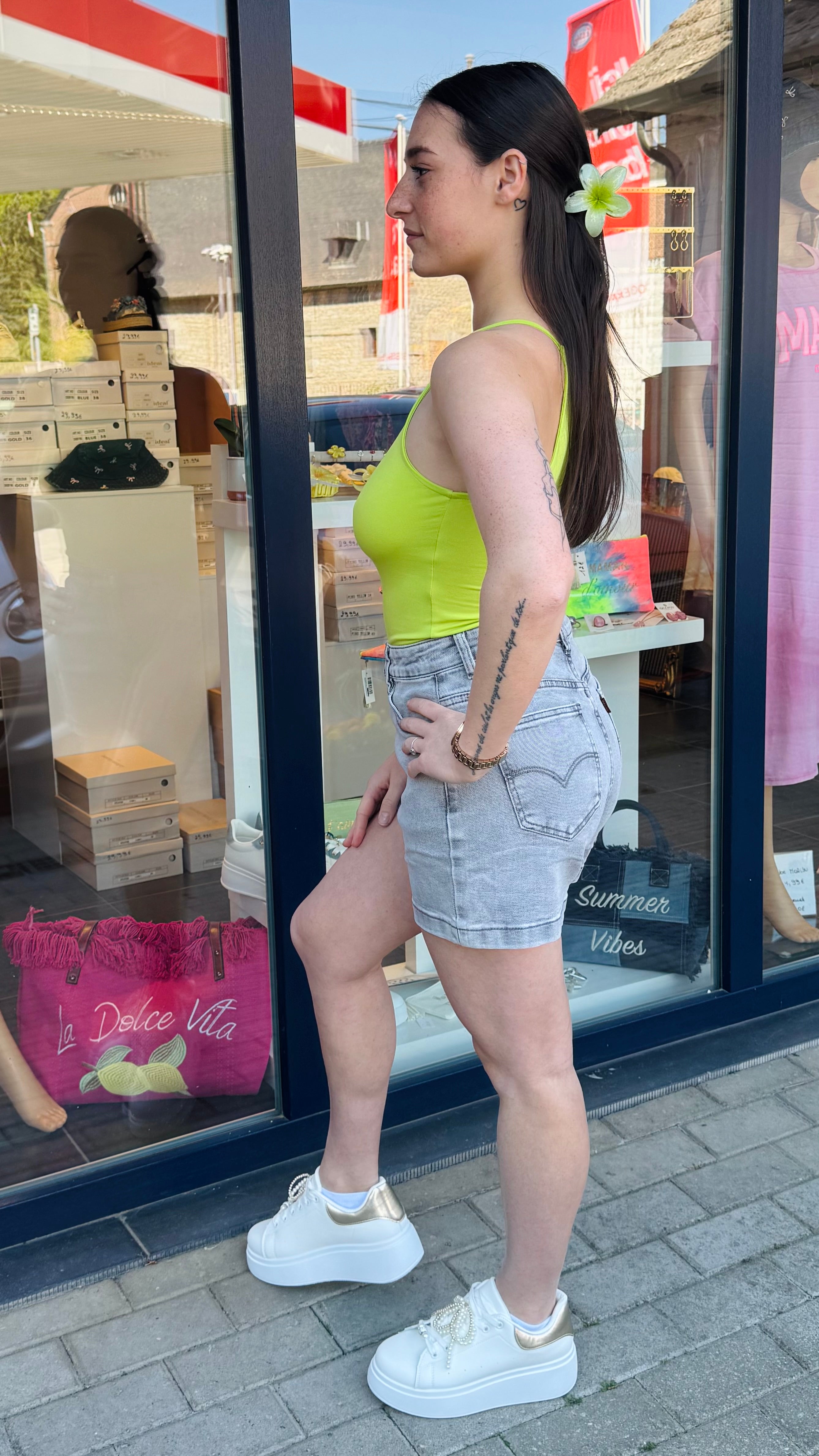 Short Louise
