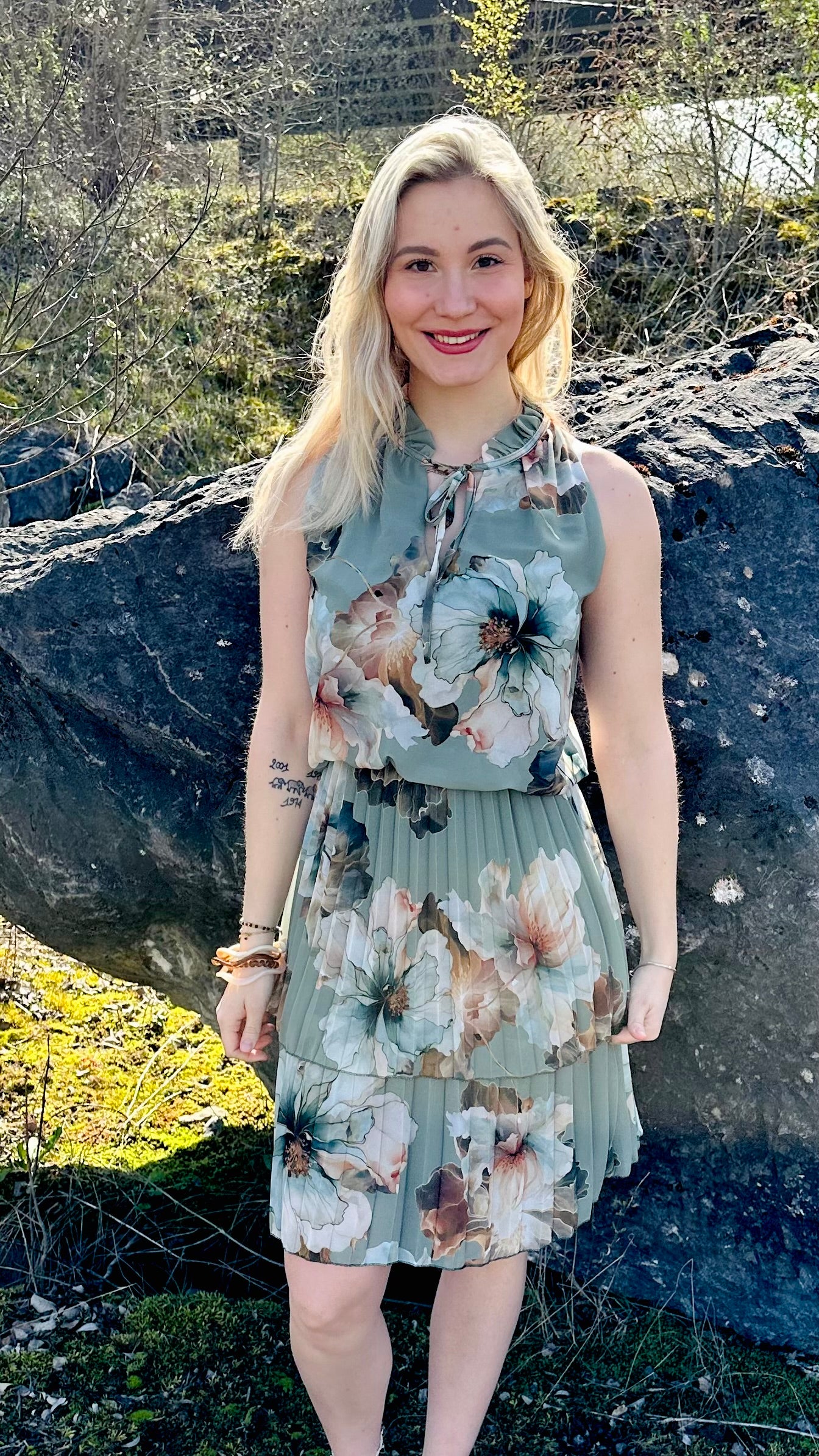 Robe femme fleurie fluide – taille unique – Boutique RENA Belgique