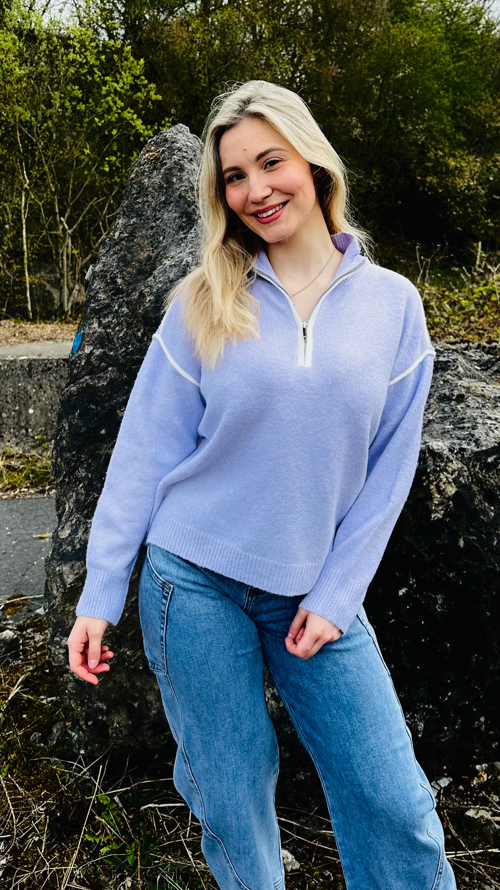 Pull femme lilas col zippé coupe confortable – Boutique RENA Belgique