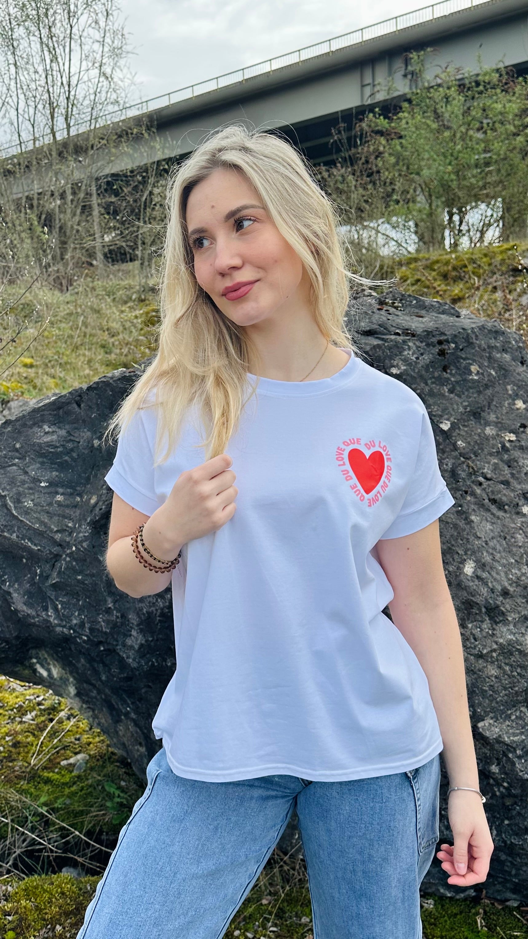 T-shirts femme oversize motifs cœurs – plusieurs modèles – Boutique RENA Belgique