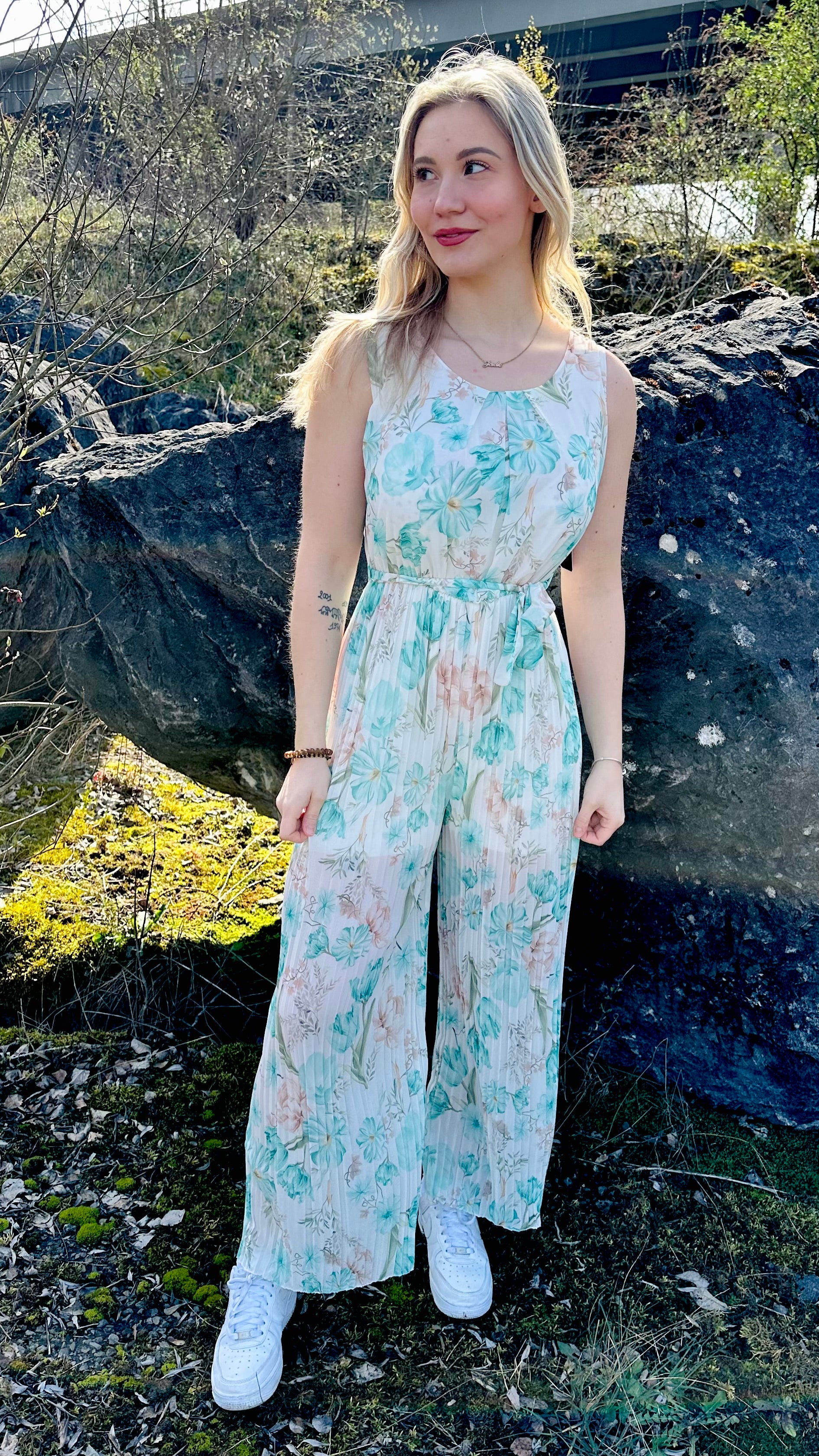 Combinaison femme fluide fleurie – taille unique – Boutique RENA Belgique