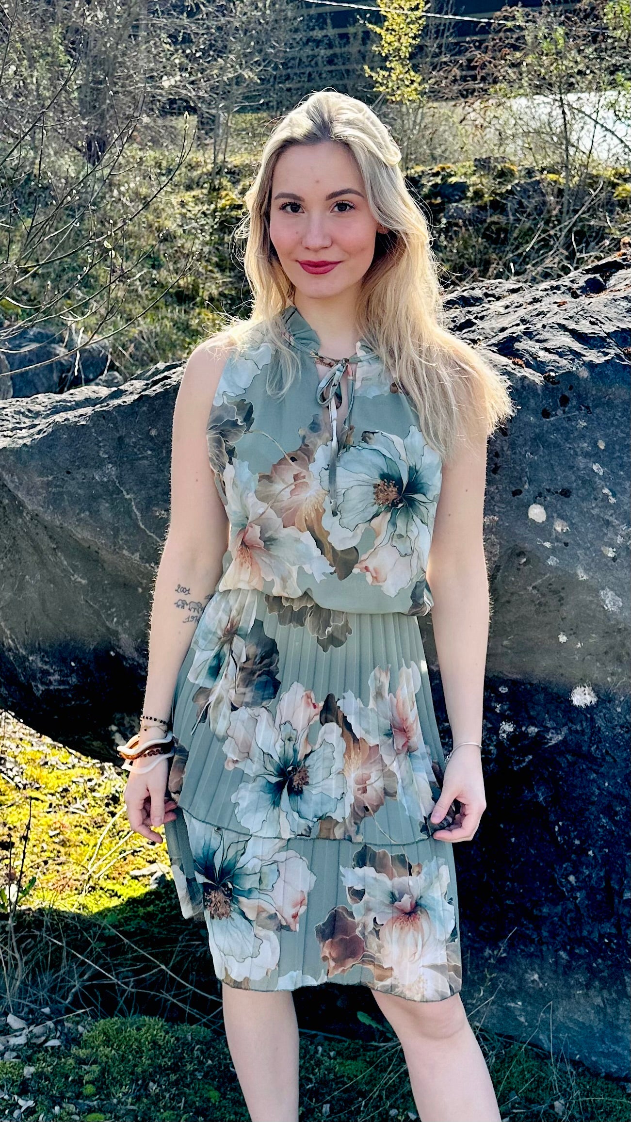 Robe femme fleurie fluide – taille unique – Boutique RENA Belgique